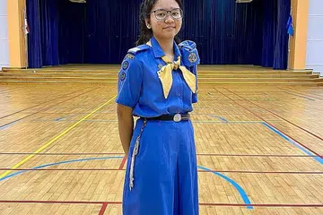 INGIN TERUS BEBAKTI: Nuraqilah Anifah Ashari dari Sekolah Menengah Serangoon Garden ingin terus berbakti kepada masyarakat dan keluarga bagi menunaikan keinginan arwah ibunya yang mahukan beliau menjadi seorang jururawat pada masa depan nanti. - Foto: SEKOLAH MENENGAH SERANGOON GARDEN