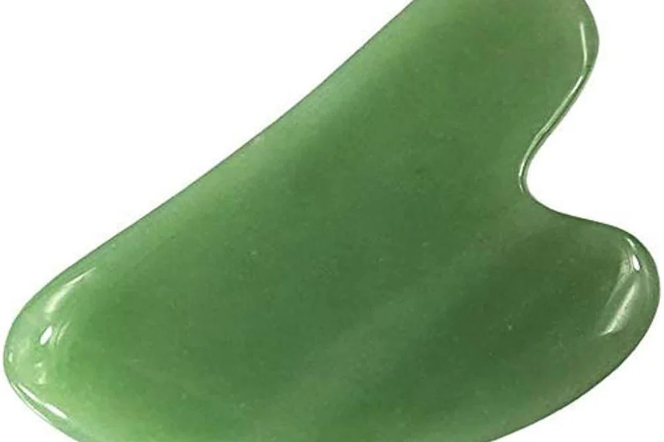 ‘Gua sha’ semakin popular.