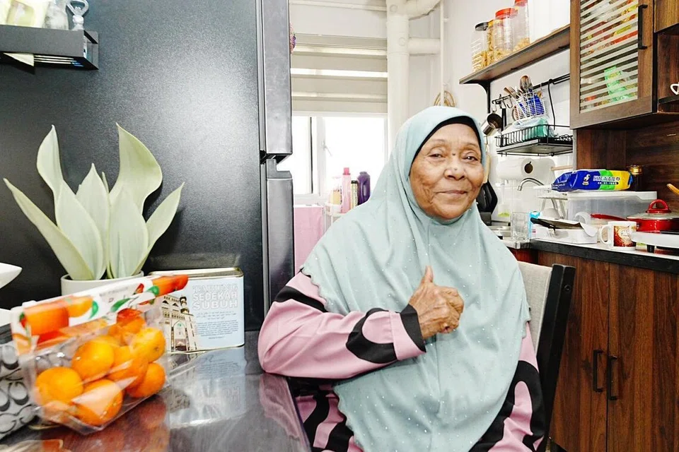 Cik Johara menikmati kebebasan untuk mencorak waktu mengikut rentak sendiri.