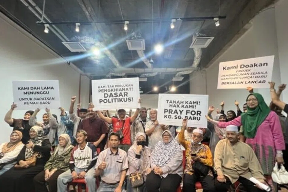 Persatuan Kebajikan Pemilik Harta Kampung Sungai Baru di Kuala Lumpur mendesak pembangunan kampung berkenaan segera dilaksanakan selepas tergendala kerana desakan golongan minoriti yang mahu pembangunan dihentikan sehingga beberapa isu berbangkit diselesaikan.