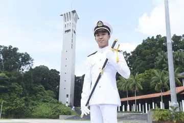 PEGAWAI RSN: 2LT Akmal Rostam merupakan antara 33 pegawai RSN yang bakal menerima pentauliahan sebagai pegawai angkatan tentera laut esok. Foto Mindef