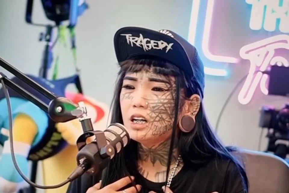 DISAMAN: Pempengaruh media sosial warga Indonesia, The Mondy Tattoo atau Mondy disaman Encik Ebit Lew. 
