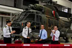 Memorandum persefahaman ditandatangani oleh Timbalan Pengetua (Akademik) SP, Encik Low Yew Chiong (dua dari kanan) dan Ketua Jabatan Kejuruteraan Udara & Logistik RSAF, ME8 Timothy Yap Soon Haw (dua dari kiri) pada 23 September. Turut hadir menyaksikan pemeteraian MOU itu ialah Pemangku Pengarah Kanan (Kluster Kejuruteraan) SP, Encik Toh Ser Khoon (kanan), dan Timbalan Ketua Kejuruteraan Udara dan Logistik (Kejuruteraan Sistem) RSAF, ME7 Gabriel Tham (kiri).