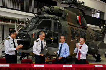 Memorandum persefahaman ditandatangani oleh Timbalan Pengetua (Akademik) SP, Encik Low Yew Chiong (dua dari kanan) dan Ketua Jabatan Kejuruteraan Udara & Logistik RSAF, ME8 Timothy Yap Soon Haw (dua dari kiri) pada 23 September. Turut hadir menyaksikan pemeteraian MOU itu ialah Pemangku Pengarah Kanan (Kluster Kejuruteraan) SP, Encik Toh Ser Khoon (kanan), dan Timbalan Ketua Kejuruteraan Udara dan Logistik (Kejuruteraan Sistem) RSAF, ME7 Gabriel Tham (kiri).