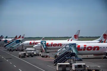 GANTUNG SEKETIKA: Syarikat penerbangan Lion Air mendapati kebanyakan penumpangnya belum dapat mematuhi protokol kesihatan Covid-19 pemerintah Indonesia,