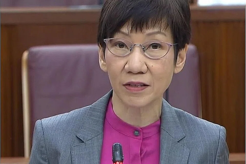 CIK FU: Langkah tambahan bertujuan melindungi kesihatan dan keselamatan pengunjung terutama golongan warga emas. - Foto fail