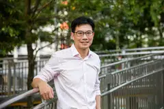 MAHU JADI PENGHUBUNG: Encik Derrick Goh berharap dapat memberikan pandangan kepada pemerintah dan juga mengongsi perspektif pemerintah serta inisiatif kepada penduduk sekiranya dipilih dalam pilihan raya umum tahun ini. - Foto PAP