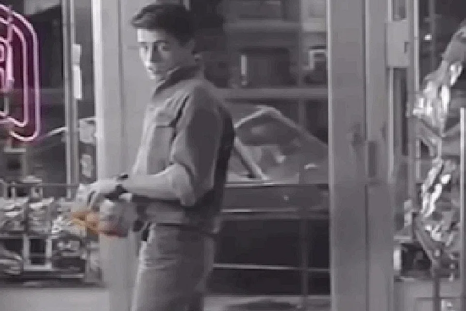 MATT LEBLANC: Jayakan iklan soda Cherry 7Up. 