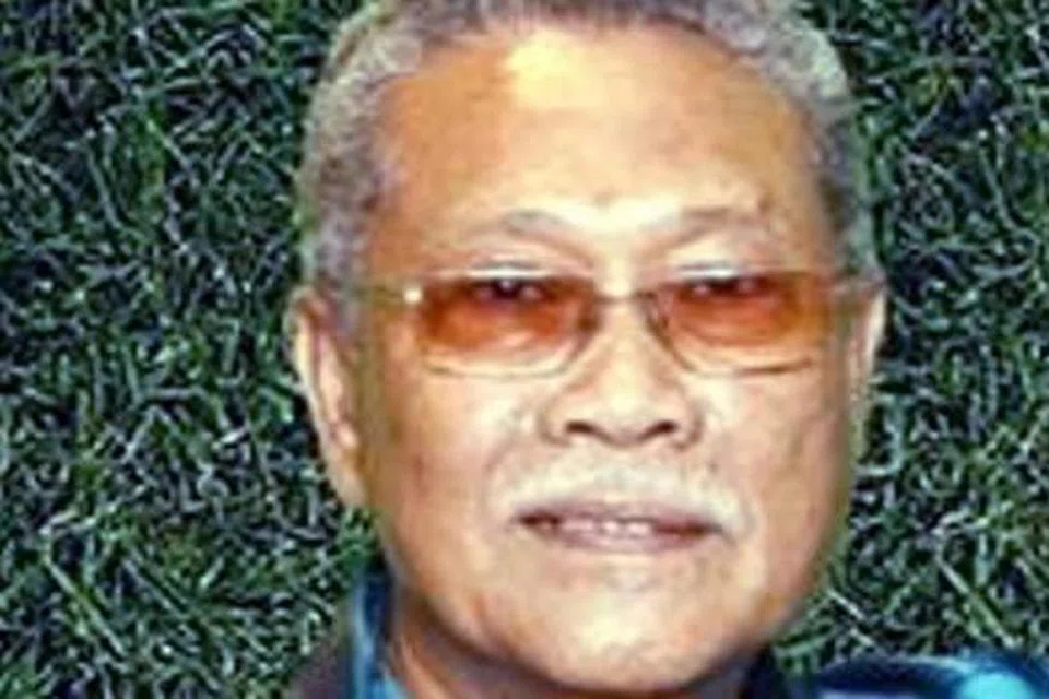 SUMBANGAN DIHARGAI: Di atas pula ialah Encik Abdul Wahab Hamzah - Foto-foto M.O. SALLEH dan FAKHRURADZI ISMAIL