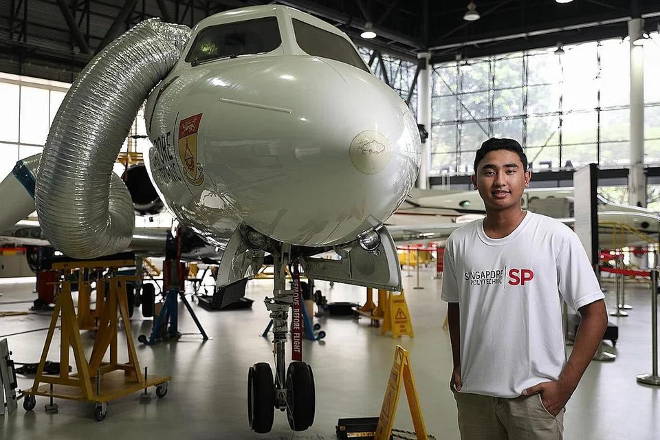 PENDIDIKAN YANG HOLISTIK : Dengan Program Asas Politeknik (PFP), Umar Bin Rosli, mendapat dorongan yang sewajarnya untuk menyesuaikan diri di politeknik. - Foto BH oleh ONG WEE JIN