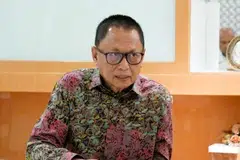 Ahli Majlis Kerja Tertinggi Umno, Datuk Dr Mohd Puad Zarkashi.