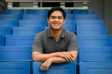 Encik Danish Isfahan Kamis, lulusan diploma Persekitaran Binaan Mampan Politeknik Republik (RP), mencipta kerjaya unik dengan menjadi juruterbang dron di QE Labs, sebuah syarikat pemula pakar dalam teknologi dron yang menyediakan perkhidmatan pemeriksaan.