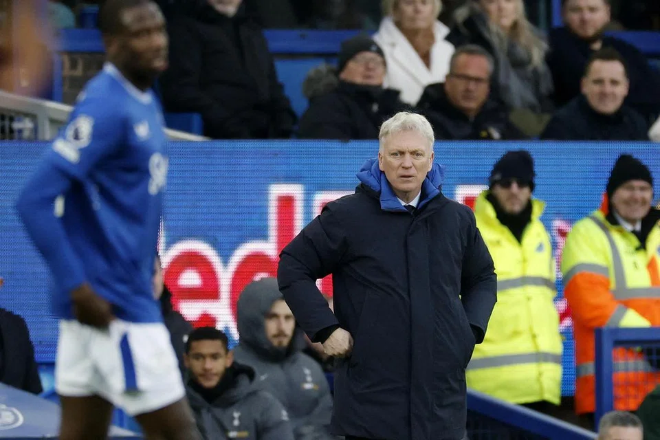 Pengurus baru Everton, David Moyes,  menyaksikan pasukannya mencatatkan kemenangan berharga ke atas Tottenham Hotspur dalam perlawanan Liga Perdana England.