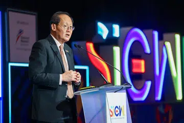 Menteri Tenaga Manusia, Dr Tan See Leng, mengumumkan Singapura telah memberikan kelulusan bersyarat untuk mengimport tenaga suria dari Wilayah Utara Australia melalui projek Sun Cable pada 22 Oktober semasa hari kedua Minggu Tenaga Antarabangsa Singapura (Siew).