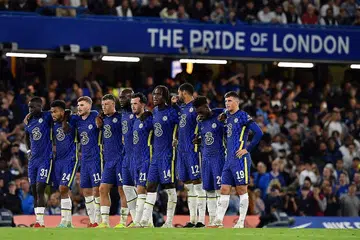 TUGAS BERAT: Juara bertahan, Chelsea sewaktu aksi Piala Liga menentang Aston Villa di Stamford Bridge yang berakhir dengan kemenangan dan membawa The Blues ke pusingan keempat berdepan Southampton. Chelsea akan mempunyai tugas berat mempertahankan Liga Juara-Juara. - Foto AFP