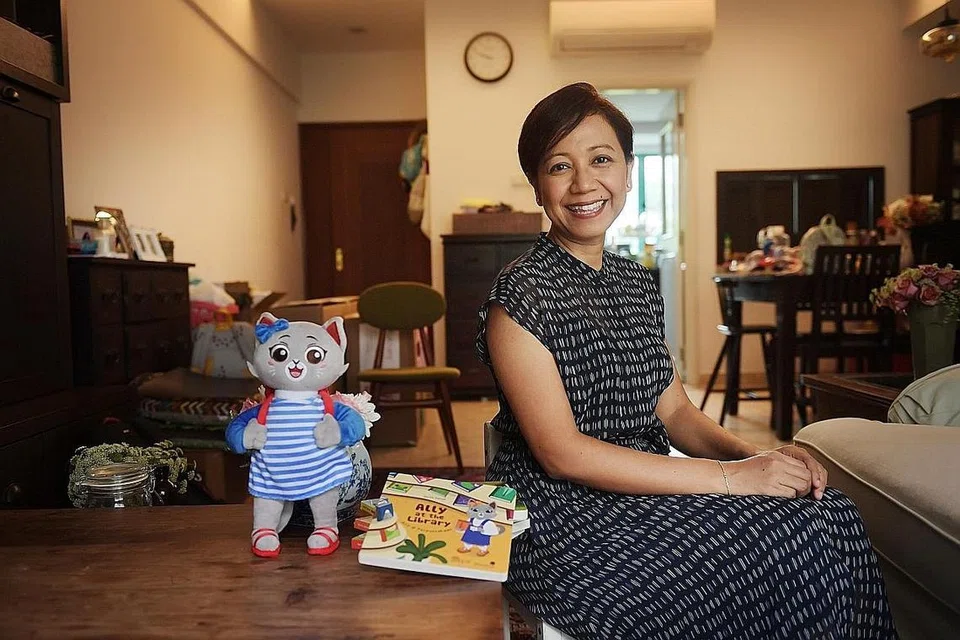 HARAP DAPAT TAMBAH SUMBER: Dengan pelancaran buku barunya, Cik Norlin (gambar atas) berharap dapat menambah sumber yang sedia ada di pasaran untuk terus mendorong generasi muda lebih berminat dengan bahasa ibunda mereka. - Foto BH oleh ALPHONSUS CHERN