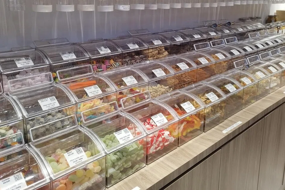 Sempena kempen Kata Ya kepada Sisa Berkurangan (SYTWL), kedai runcit mampan yang menawarkan pelanggan pilihan untuk membeli pelbagai barangan bebas bungkusan, UnPackt, menawarkan diskaun 10 peratus dengan kod SYTWL.