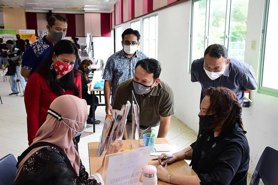 LUASKAN RANGAKAIAN: M³ akan berusaha meningkatkan kerjasama dengan rakan-rakan masyarakat dan pihak berkepentingan untuk membantu masyarakat Melayu/Islam dalam isu-isu pekerjaan selain mempersiap mereka bagi ekonomi masa depan. - Foto fail