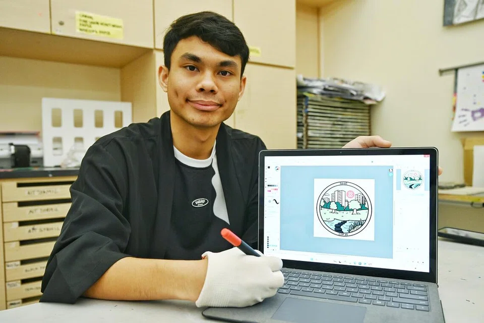 Mohammad Zulkhairi Lutfi Mohd Azam, menghasilkan reka bentuk lencana untuk Pavillion Singapura bagi Persidangan Iklim ke-30 (COP30) Pertubuhan Bangsa-Bangsa Bersatu (PBB) yang berlangsung dari 10 hingga 21 November di Belem, Brazil.