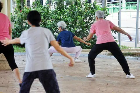 Warga emas di Toa Payoh akan menjadi antara yang pertama menerima manfaat daripada daya usaha kebangsaan, Kejiranan Sihat Menua yang baru.