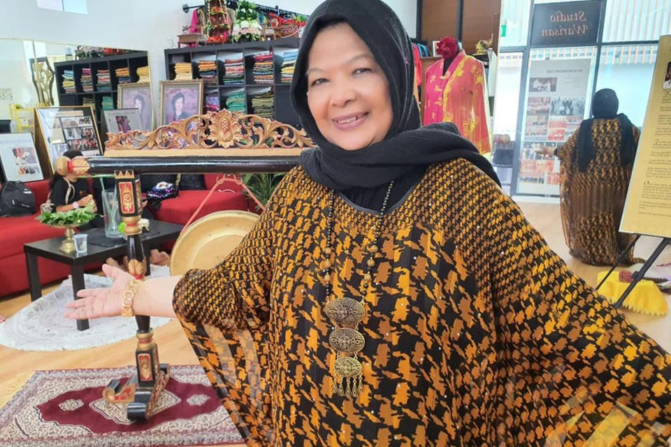 BINTANG BAKTI MASYARAKAT: Jurutari yang juga pengasas Sri Warisan Som Said Performing Arts Pte Ltd, Cik Som Said, antara penerima anugerah ini.