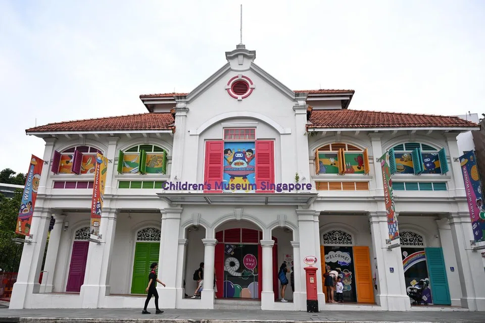 Muzium Kanak-Kanak Singapura (CMSG), yang terletak di 23-B Coleman Street, juga bekerjasama dengan sekolah pendidikan khas bagi memastikan pameran mereka sesuai untuk kanak-kanak berkeperluan khas.