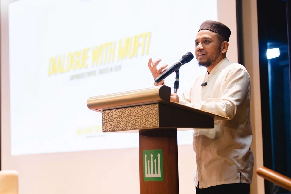 Mufti, fungsi agama sebagai kompas, masyarakat, golongan belia