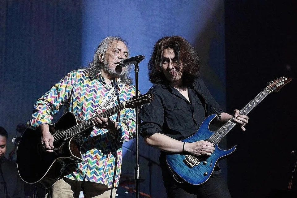 PAPA ROCK TETAP UNGGUL: Walaupun usia 'Papa Rock' Ramli Sarip kini mencecah 70 tahun, beliau masih mampu mempersembahkan 16 buah lagu di atas pentas secara 'live'. - Foto INSTAGRAM/HAKIMII MANAF