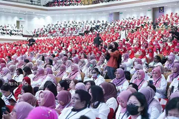 RAPATKAN SAF: Datuk Seri Dr Ahmad Zahid Hamidi berkata Konvensyen Kerajaan Perpaduan yang diadakan pada Ahad adalah wadah paling sesuai untuk parti itu mengukuhkan hubungan mereka menjelang pilihan raya negeri (PRN). - Foto FACEBOOK UMNO
