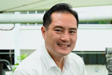 ​​​​​​​- Menteri Negara Kanan (Perhubungan dan Penerangan merangkap Pembangunan Negara), Encik Tan Kiat How.