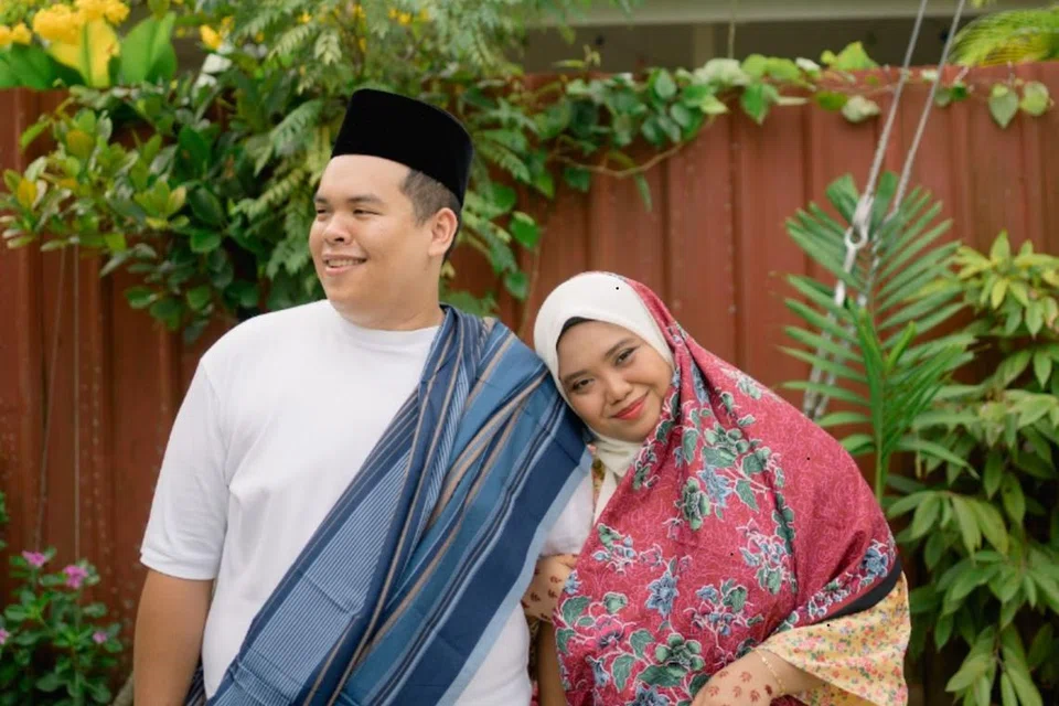 Cik Putri Mardhiyah Yazid menemui jodoh melalui aplikasi janji temu atau dating yang lebih dikenali sebagai Muzz. Muzz merupakan antara satu aplikasi temu janji khas buat golongan Islam. 