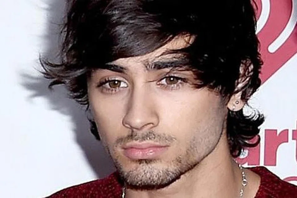 POPULAR SEDUNIA: Penyanyi Zayn Malik bekas anggota kumpulan One Direction boleh memperolehi sehingga £500,000 ($1,015,294) jika beliau setuju menyanyi trek lagu bagi salah sebuah filem Bollywood. - Foto DAILY MIRROR.