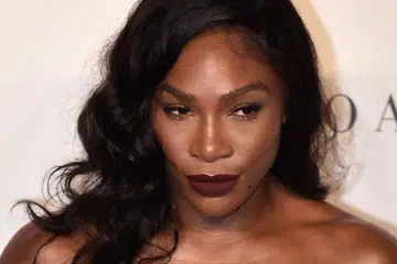 BERTUNANG: Bintang tenis Serena Williams (atas) umum pertunangan dalam akaun Reddit beliau dengan pengasas bersama Reddit, Alexis Ohanian. - Foto AFP