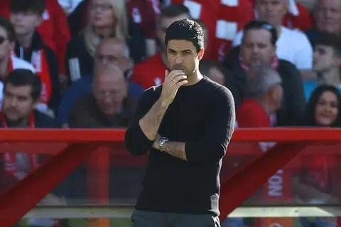 PERLU PERKUKUH SKUAD: Pengurus Arsenal, Mikel Arteta, memerlukan pemain baru bagi memperkukuh pasukan untuk bersaing dan memenangi Liga Perdana England.