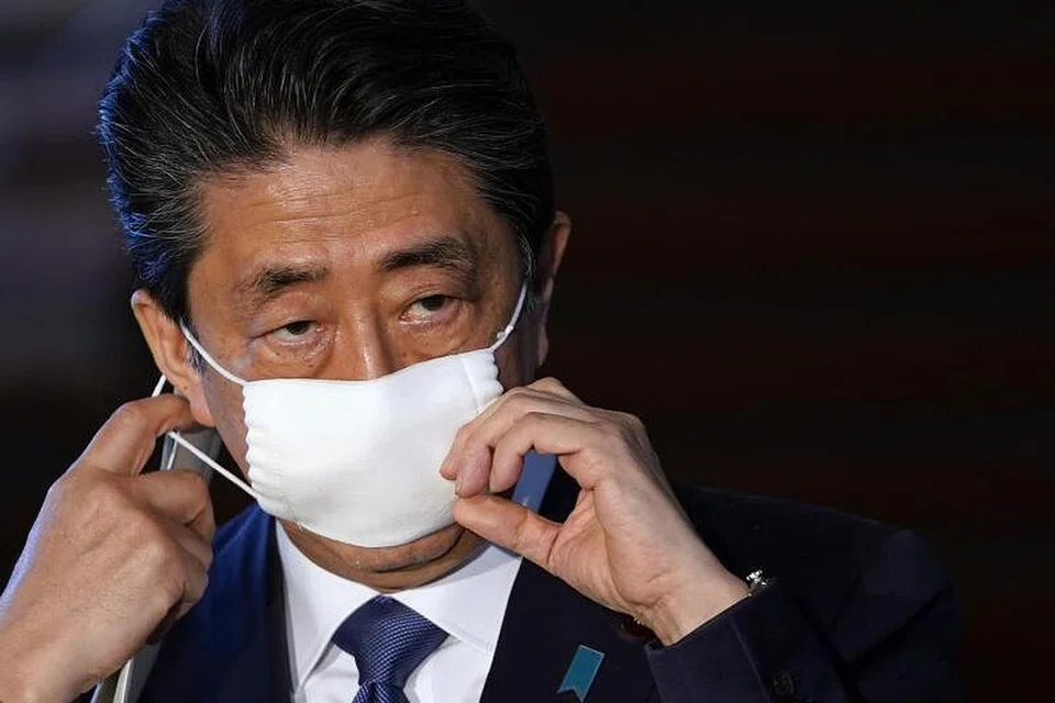 Langkah itu memberi kuasa kepada gabenor tempatan untuk menyuruh orang ramai duduk di rumah dan mengarahkan perniagaan untuk tutup.