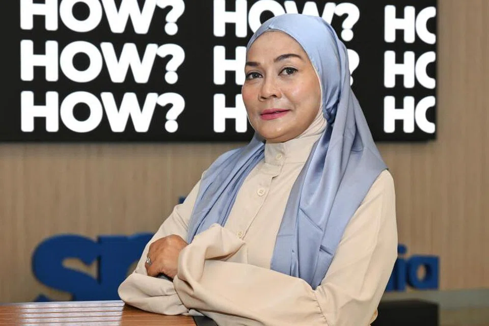 Cik Anita Jangil