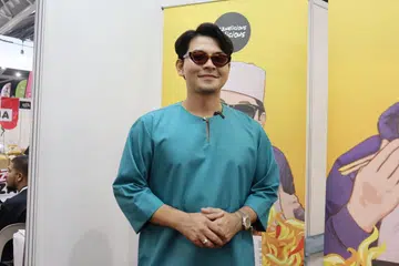 izzue islam, pelakon malaysia, pengacara, watak matang
