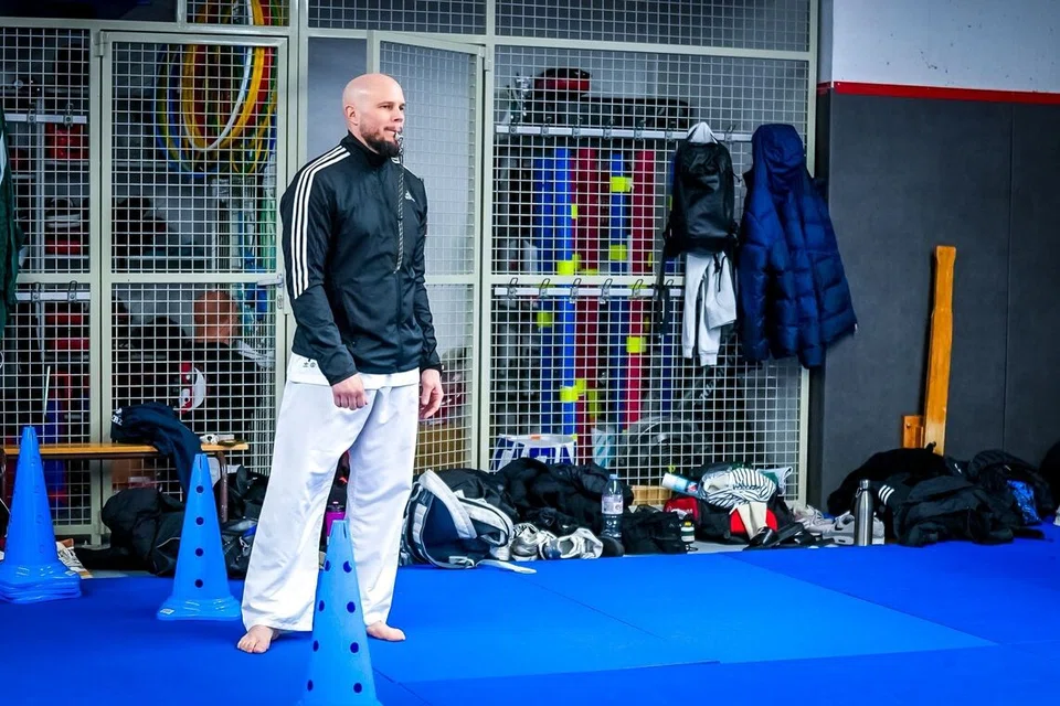 Ketua Jurulatih dan jurulatih mental, Adrien Gautier.