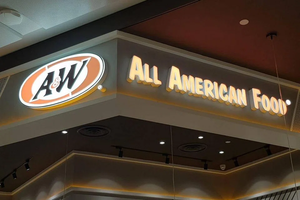 Restoran A&W telah berjaya mendapat sijil halal Muis. - Foto FACEBOOK/HALALHUB CONSULTANTS PTE LTD