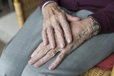 Tangan, penuaan, handcare