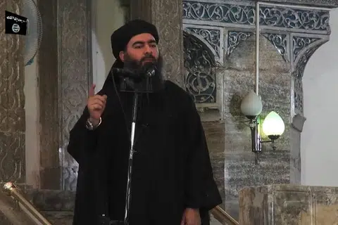 DIPERCAYAI TERBUNUH: Abu Bakr al-Baghdadi, dipercayai telah terbunuh dalam operasi oleh tentera Amerika Syarikat di Syria.- AFP.