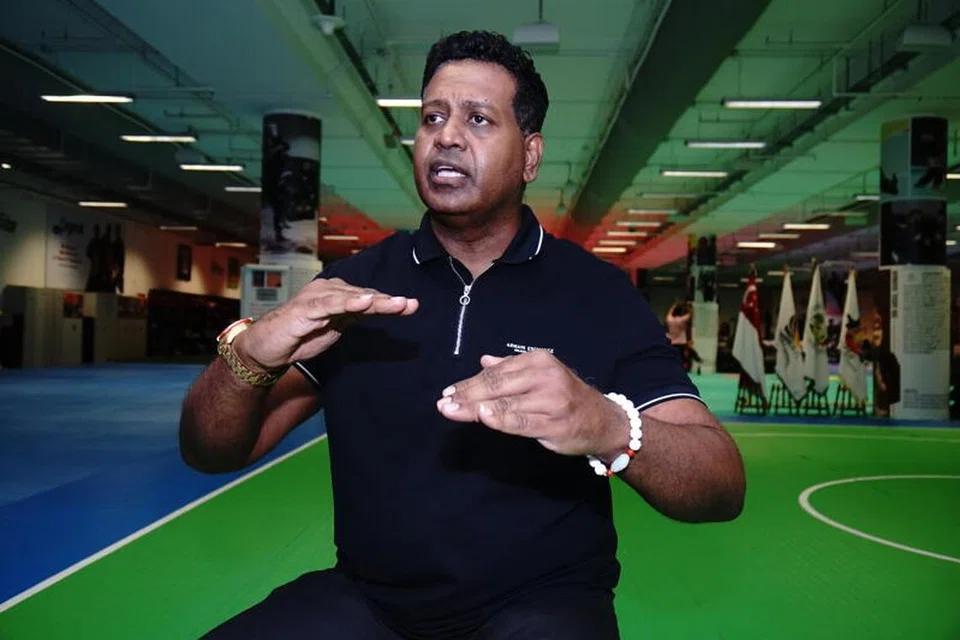 Presiden Persekutuan Pencak Silat Asia (Apsif), yang juga ketua pegawai eksekutif (CEO) Persekutuan Silat Singapura (Persisi), Sheik Alau’ddin Yacoob Marican, ditahan atas dakwaan pecah amanah pada November 2023.