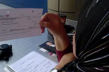 CINTA GIGIT JARI: Penipuan cinta Internet merupakan penipuan ketiga tertinggi tahun lalu. - Foto fail
