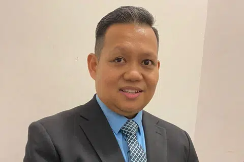 Penganalisis politik dari Universiti Teknologi Mara (UiTM) yang juga Zamil  Penyelidik Ilham Centre, Encik Mujibu Abdul Muis.