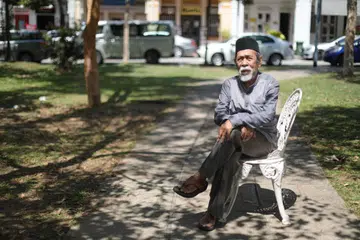 Allahyarham Suratman Markasan, seorang tokoh sasterawan yang hebat. Pemergiannya diibaratkan seperti gugurnya sebutir permata. 