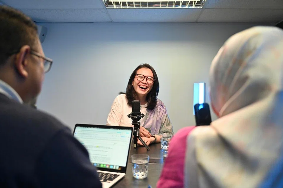 Cik Hazlina Abdul Halim dalam podcast BHerbual terbitan Berita Harian, untuk membincangkan setahun selepas Pilihan Raya Umum 2025 (GE2025).