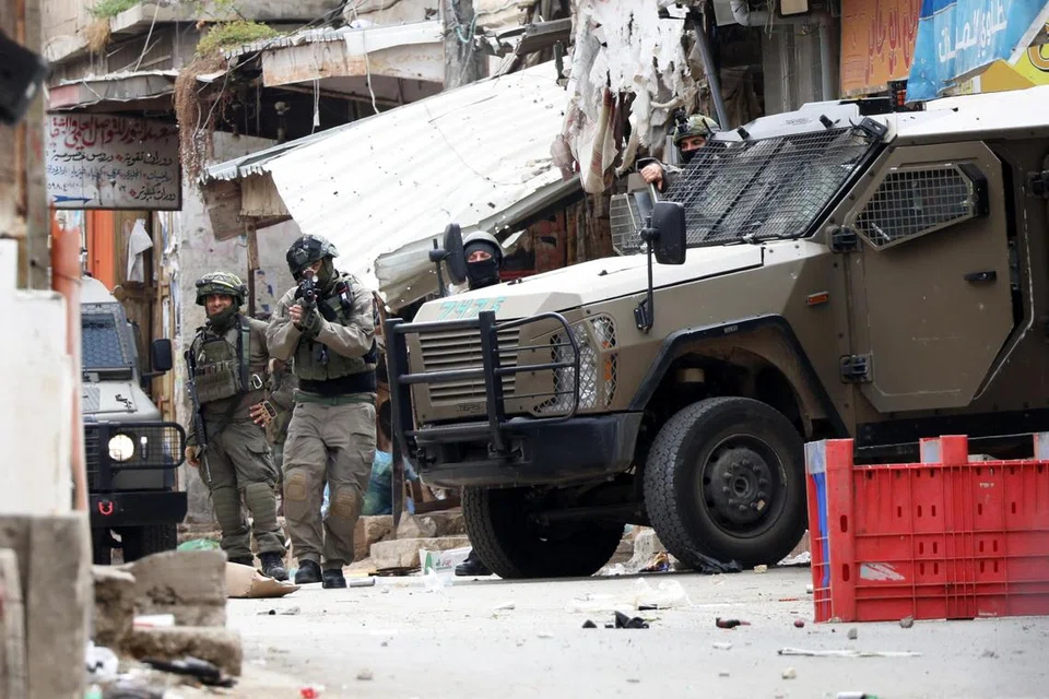 Desakan pesara dan askar kerahan angkatan udara Israel  supaya pemerintah mencapai perjanjian bagi membebaskan tebusan, mencerminkan perpecahan yang semakin meningkat dalam tentera Israel berkaitan perang terhadap Hamas..