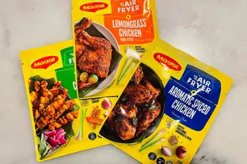 Tiga pilihan perisa yang ditawarkan oleh jenama Maggi 1 ialah ‘Aromatic Spiced Chicken’, ‘Lemongrass Chicken’ dan ‘Satay Chicken’. 