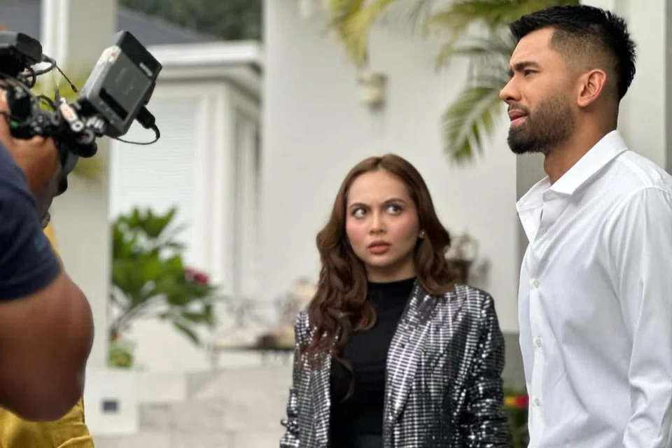 Redza Rosli, Wanita Syurga, Riena Diana