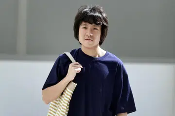 Polis dalam satu kenyataan pada 25 Ogos berkata Amos Yee akan didakwa kerana cuba menggugat keharmonian antara kaum dan membuat komunikasi tidak senonoh yang boleh menyebabkan kebimbangan awam.